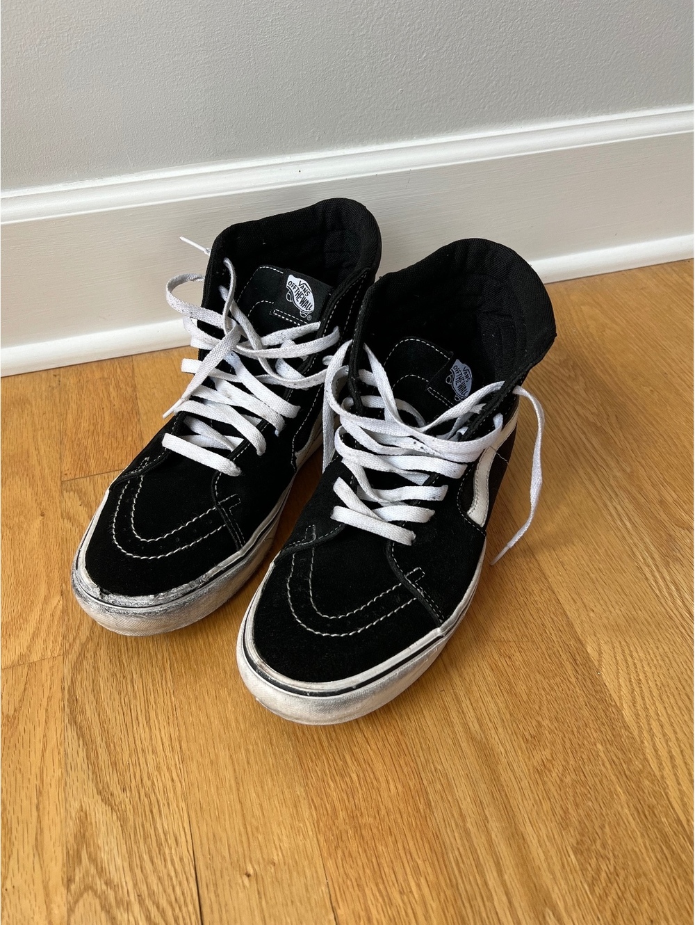 Vans Sk8-Hi Black White High Top Skate Shoes Men’s 9.5 Women’s 11 Distressed
